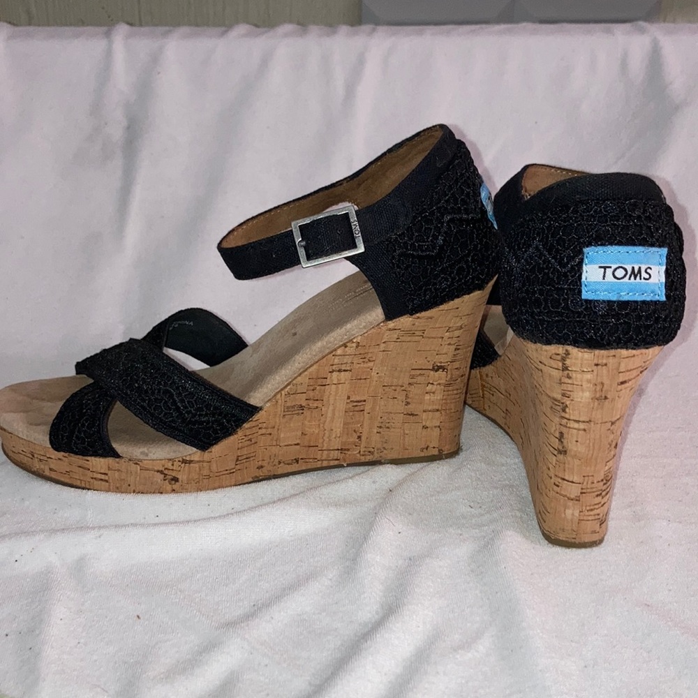 Toms wedges